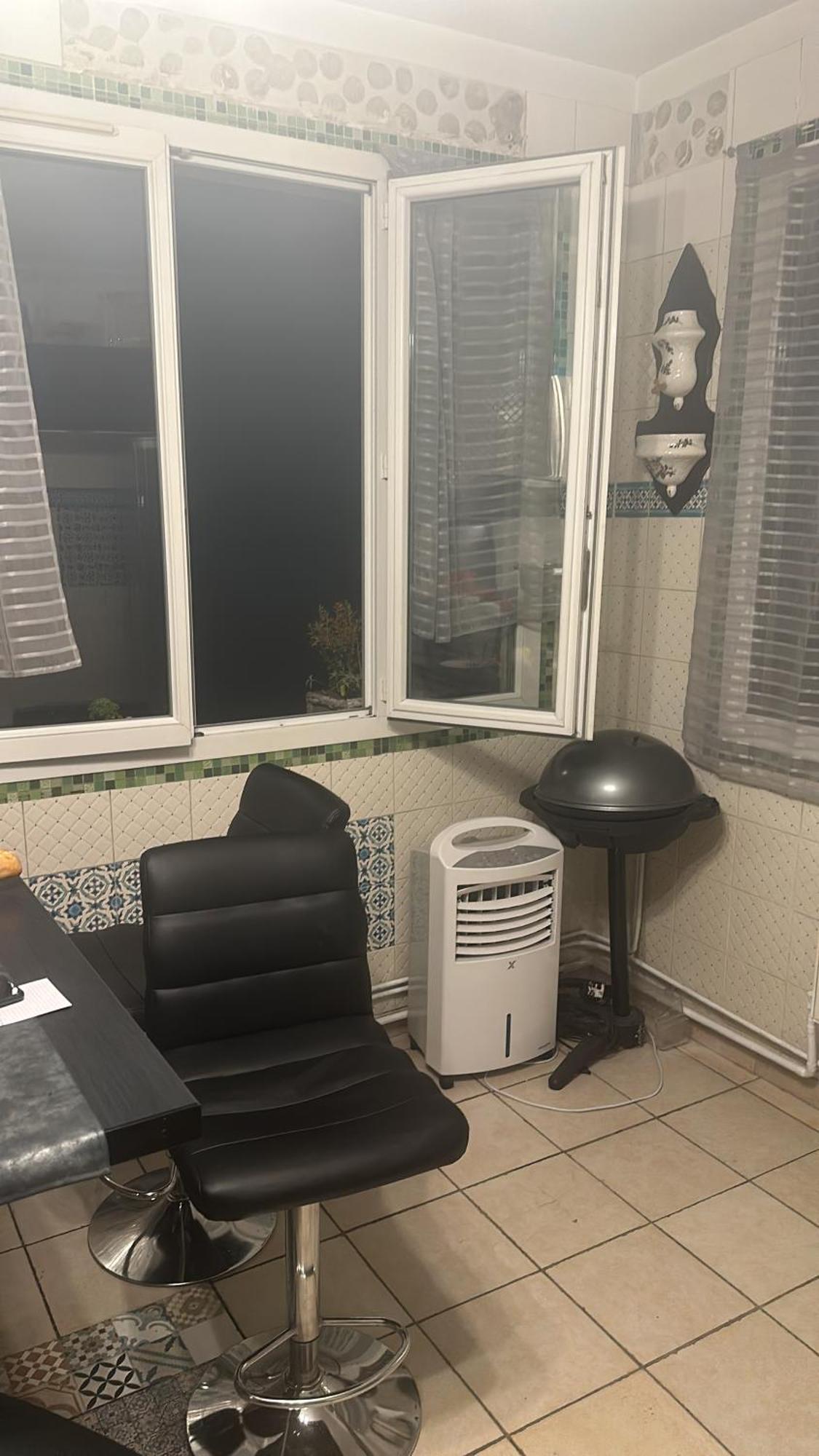 Laila Διαμέρισμα Creil Εξωτερικό φωτογραφία